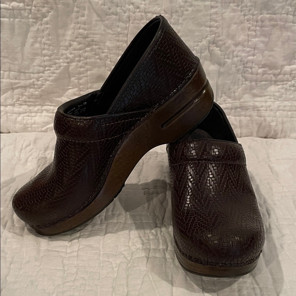 Dansko Rich Brown Patterned Women's Mules size 38